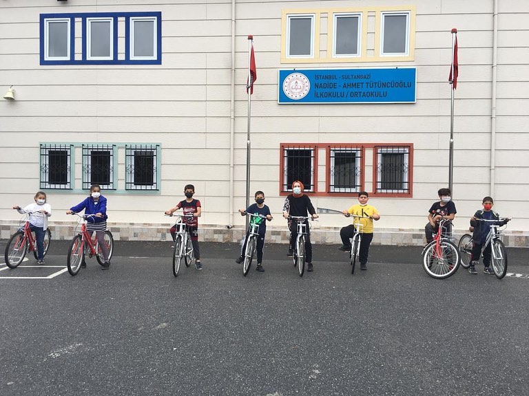 İstanbul, Sultangazi'de Bulunan Nadide - Ahmet Tütüncüoğlu Okulu'nun Açılışı Yapıldı.