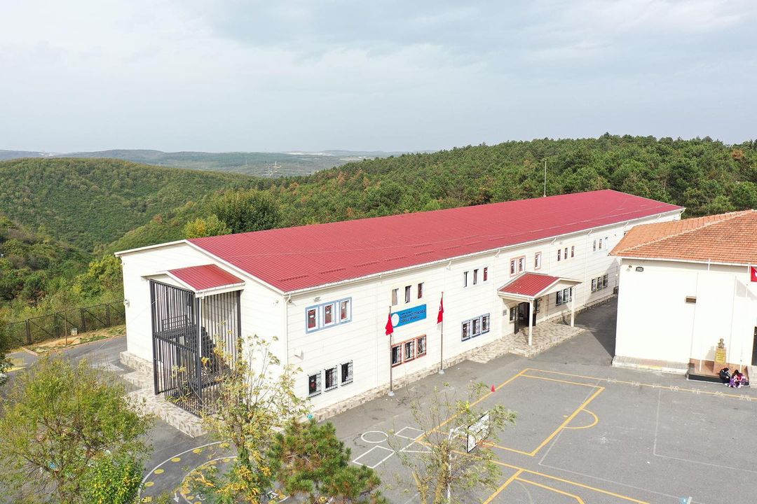 İstanbul, Sultangazi'de Bulunan Nadide - Ahmet Tütüncüoğlu Okulu'nun Açılışı Yapıldı.